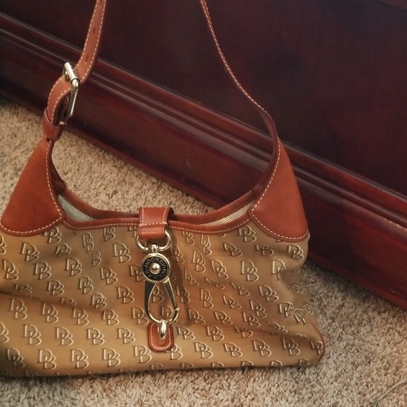 Dooney & Bourke purse - Picture 2 of 3